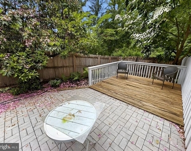 561 W Marshall Street - Photo Thumbnail 19