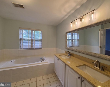 16 Scarlet Oak Drive - Photo Thumbnail 18
