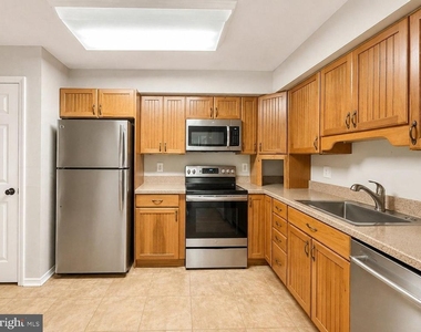 2112 Sayre Drive - Photo Thumbnail 12