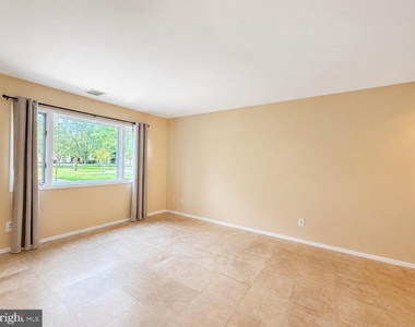 2112 Sayre Drive - Photo Thumbnail 8