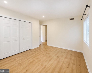 2112 Sayre Drive - Photo Thumbnail 14