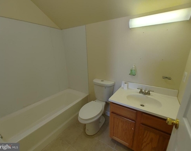 186 Passaic Street - Photo Thumbnail 8