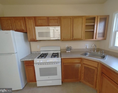 186 Passaic Street - Photo Thumbnail 5
