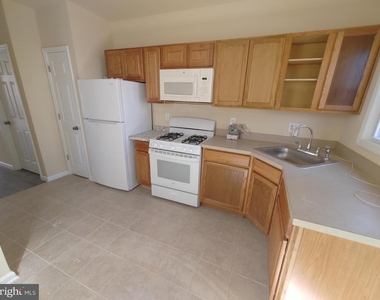 186 Passaic Street - Photo Thumbnail 6