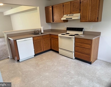 170 Frederic Court - Photo Thumbnail 2
