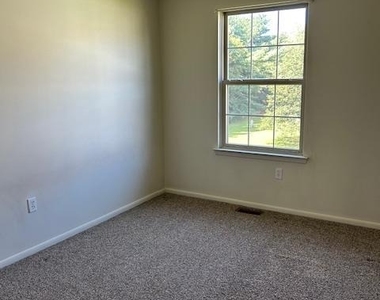 170 Frederic Court - Photo Thumbnail 5
