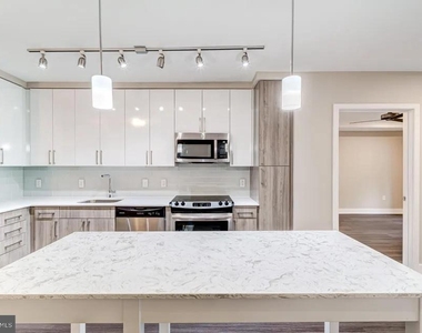 145 Riverhaven Drive - Photo Thumbnail 10