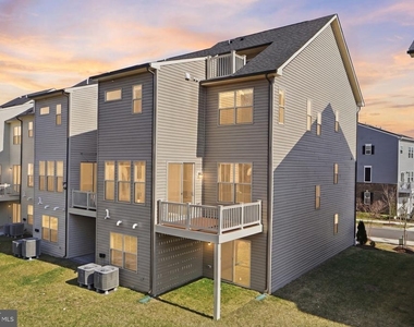 16428 Fife Way - Photo Thumbnail 50