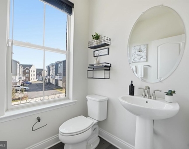 16428 Fife Way - Photo Thumbnail 17
