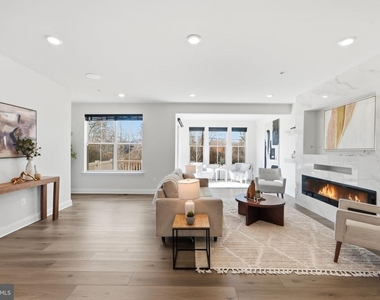 16428 Fife Way - Photo Thumbnail 2