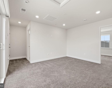 16428 Fife Way - Photo Thumbnail 34