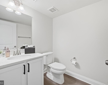 16428 Fife Way - Photo Thumbnail 45