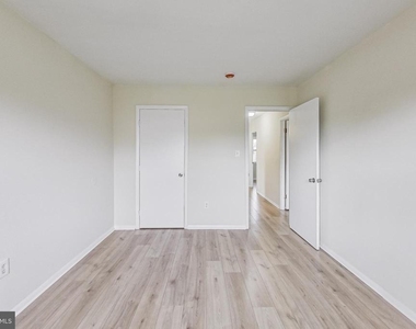 6403 Entwood Court - Photo Thumbnail 28