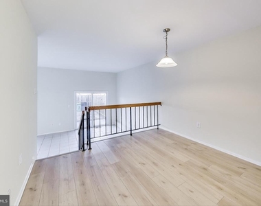 6403 Entwood Court - Photo Thumbnail 8