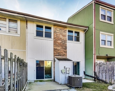 6403 Entwood Court - Photo Thumbnail 13
