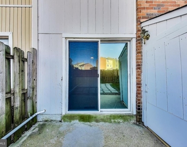 6403 Entwood Court - Photo Thumbnail 17