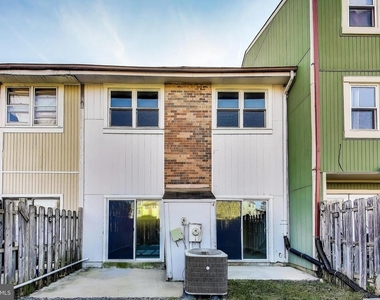 6403 Entwood Court - Photo Thumbnail 12