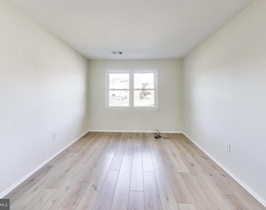 6403 Entwood Court - Photo Thumbnail 23