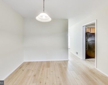 6403 Entwood Court - Photo Thumbnail 9