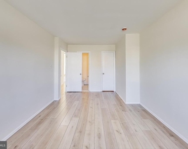 6403 Entwood Court - Photo Thumbnail 19