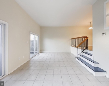 6403 Entwood Court - Photo Thumbnail 6