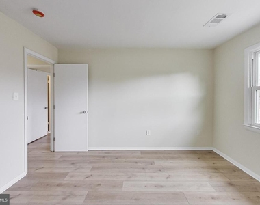 6403 Entwood Court - Photo Thumbnail 25