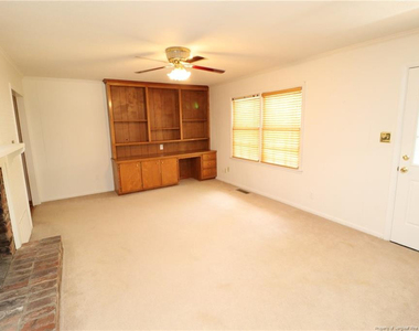 116 Shirley Drive - Photo Thumbnail 9