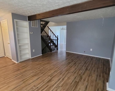 7626 Green Willow Court - Photo Thumbnail 17