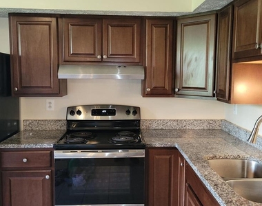 7626 Green Willow Court - Photo Thumbnail 19