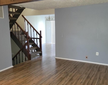 7626 Green Willow Court - Photo Thumbnail 16