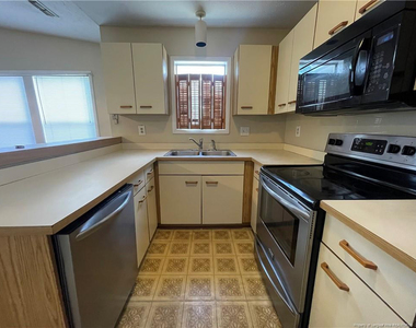 1000 Wood Creek Drive - Photo Thumbnail 5