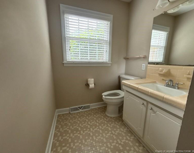 228 Whitney Drive - Photo Thumbnail 10
