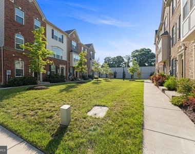 8114 Miner Street - Photo Thumbnail 2