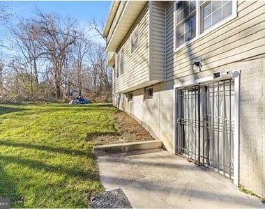 5101 Lansing Drive - Photo Thumbnail 5