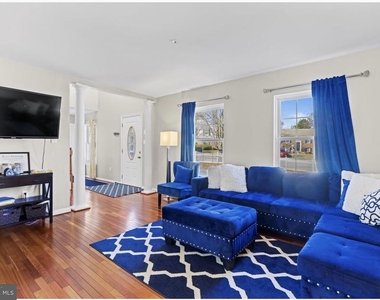 5101 Lansing Drive - Photo Thumbnail 9