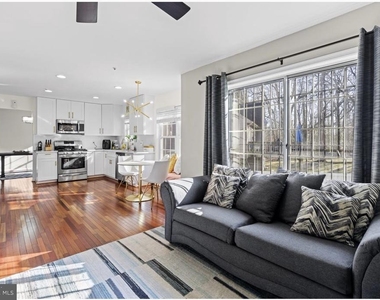 5101 Lansing Drive - Photo Thumbnail 13