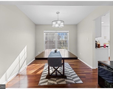 5101 Lansing Drive - Photo Thumbnail 10