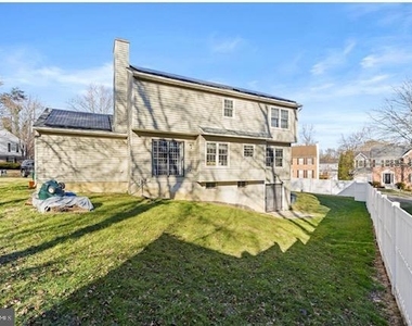 5101 Lansing Drive - Photo Thumbnail 4
