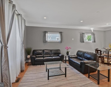 4304 Dresden Street - Photo Thumbnail 7