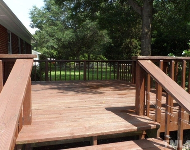 4705 Stafford Drive - Photo Thumbnail 7