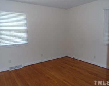 4705 Stafford Drive - Photo Thumbnail 6
