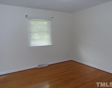 4705 Stafford Drive - Photo Thumbnail 5