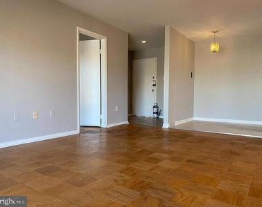 2305 Greenery Lane - Photo Thumbnail 3