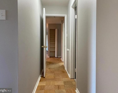 2305 Greenery Lane - Photo Thumbnail 9