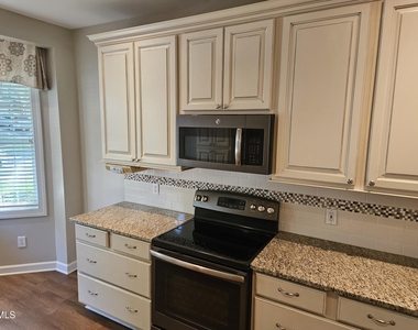 3214 Philmont Drive - Photo Thumbnail 9