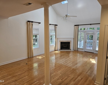 3214 Philmont Drive - Photo Thumbnail 5