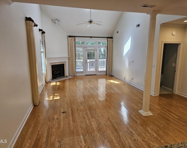 3214 Philmont Drive - Photo Thumbnail 4