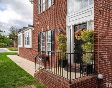 125 Grande Drive - Photo Thumbnail 1