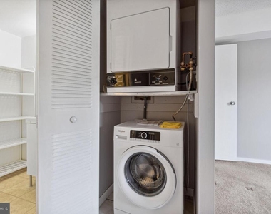 2921 N Leisure World Boulevard - Photo Thumbnail 13