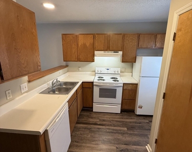 2905 Faversham Place - Photo Thumbnail 5